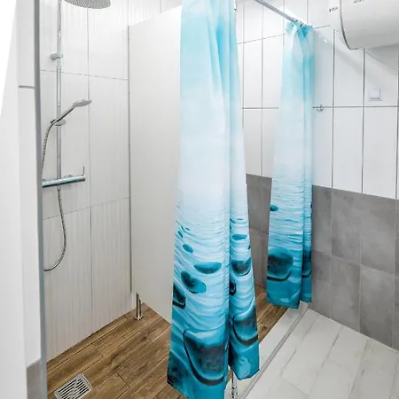 キャンプ場 Kempingzator 3*