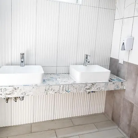 キャンプ場 Kempingzator 3*