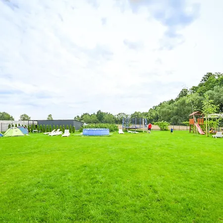 キャンプ場 Kempingzator 3*