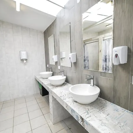 キャンプ場 Kempingzator 3*