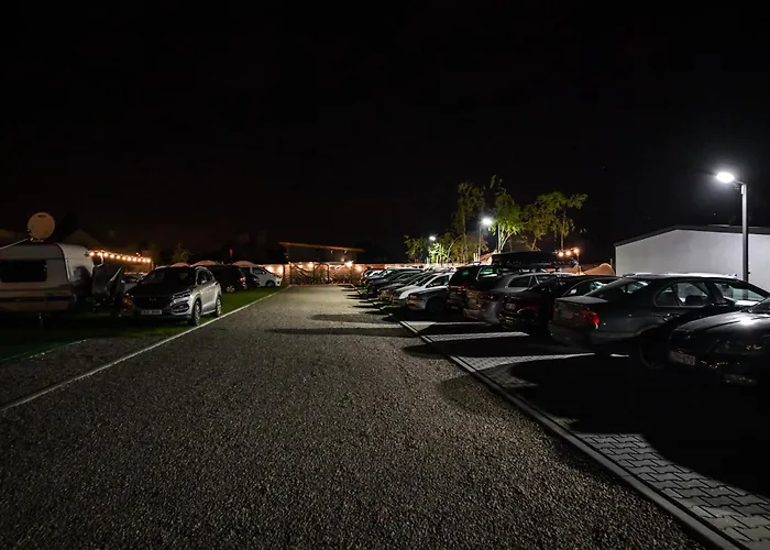 Kempingzator 3* זאטור