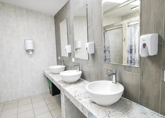 אתר קמפינג Kempingzator 3*